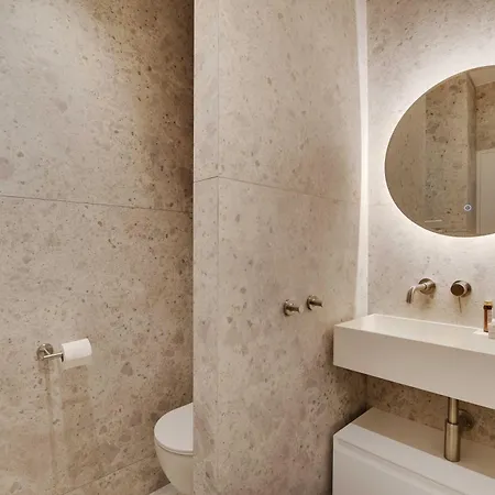 Apartment Lovely Refurbished In Vibrant 18th District