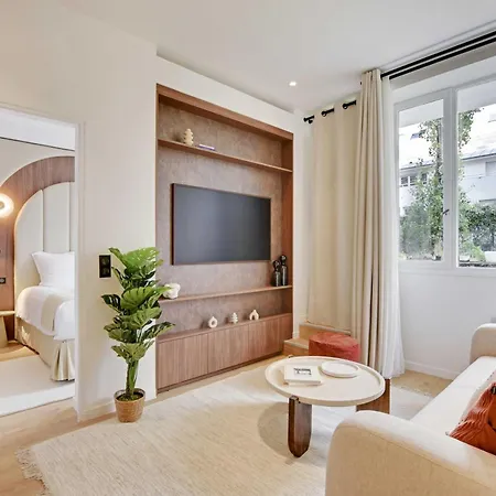 Lovely Refurbished In Vibrant 18th District * Parigi