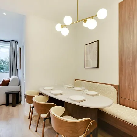 Lovely Refurbished In Vibrant 18th District Appartamento *